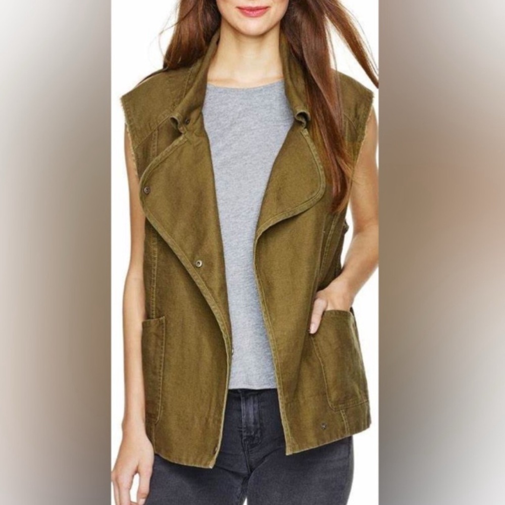 Aritzia Wilfred Free Linn Vest